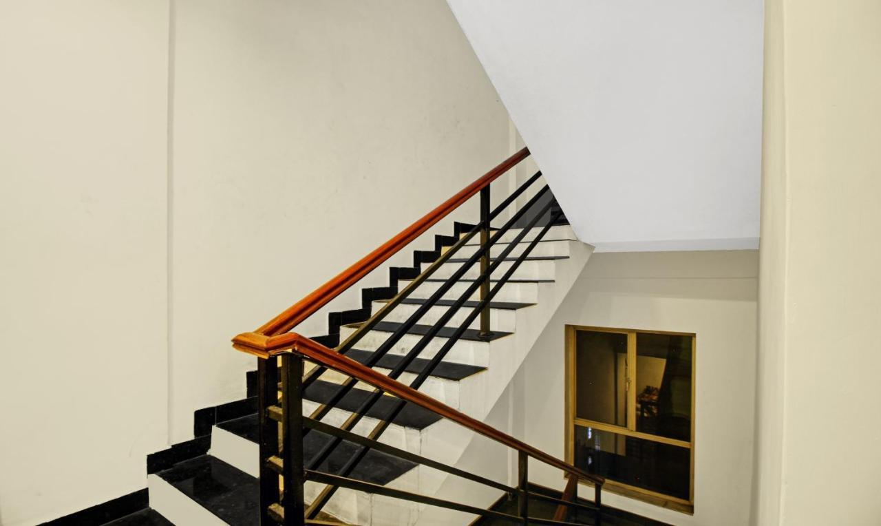 Itsy Hotels Transit Express Kolkata Ngoại thất bức ảnh